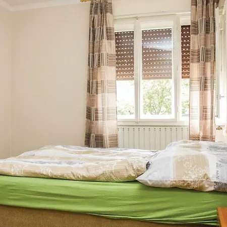 Three-bedroom Holiday In Ferienhaus