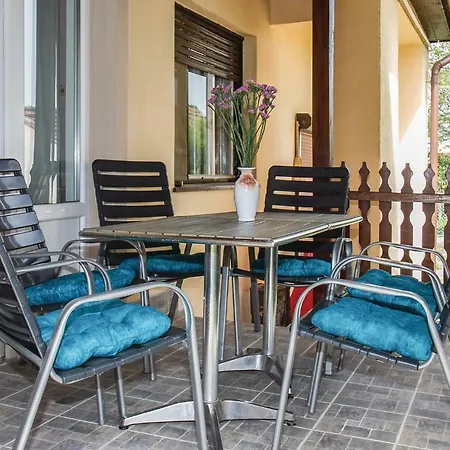 Three-bedroom Holiday In Balatonkeresztúr